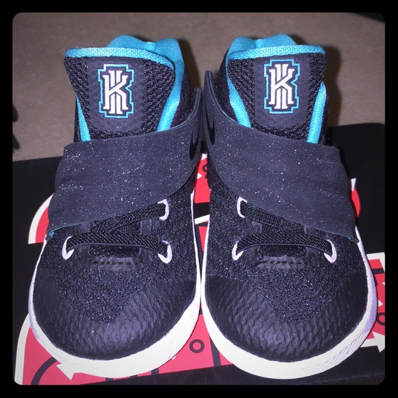 kyrie 2 shoes boys